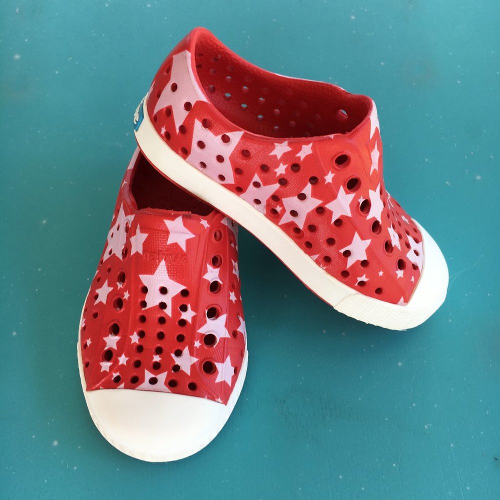 EUC Native Jefferson Shoes, 6 (C6), Red Stars